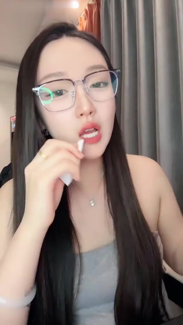 [Lolita Chatter] The best breast beauty props crazy insertion masturbation white juice flow super sexy (28)