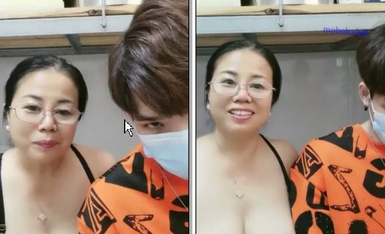 The old woman control welfare, old and young match, more than 50 years old fat mature woman and handsome little brother dormitory pop, this fat ass big ass really tempting!