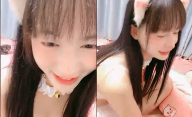 純欲系天花板美少女！情趣耳朵小鈴鐺！被砲友揉捏奶子，搓揉小穴低低呻吟，抓著JB吸吮舔弄