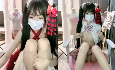 The school high school student loli [Lai sauce does not like to eat green vegetables] arched up the mini butt masturbation ~! (2).