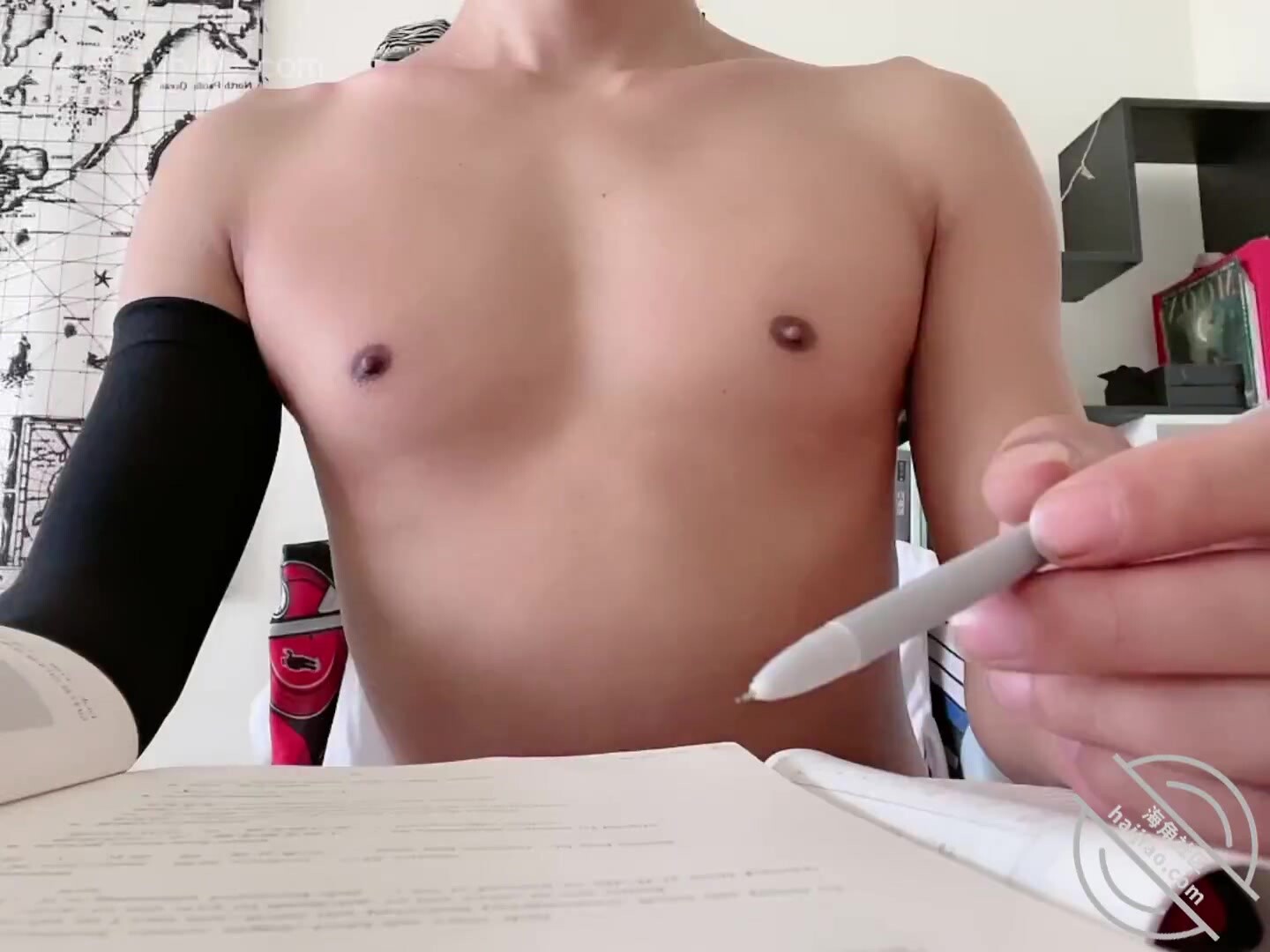 The teacher's mother counseled her son against being fucked, and her son's two consecutive hair mother's upper and lower mouths have been swollen by the fuck_0