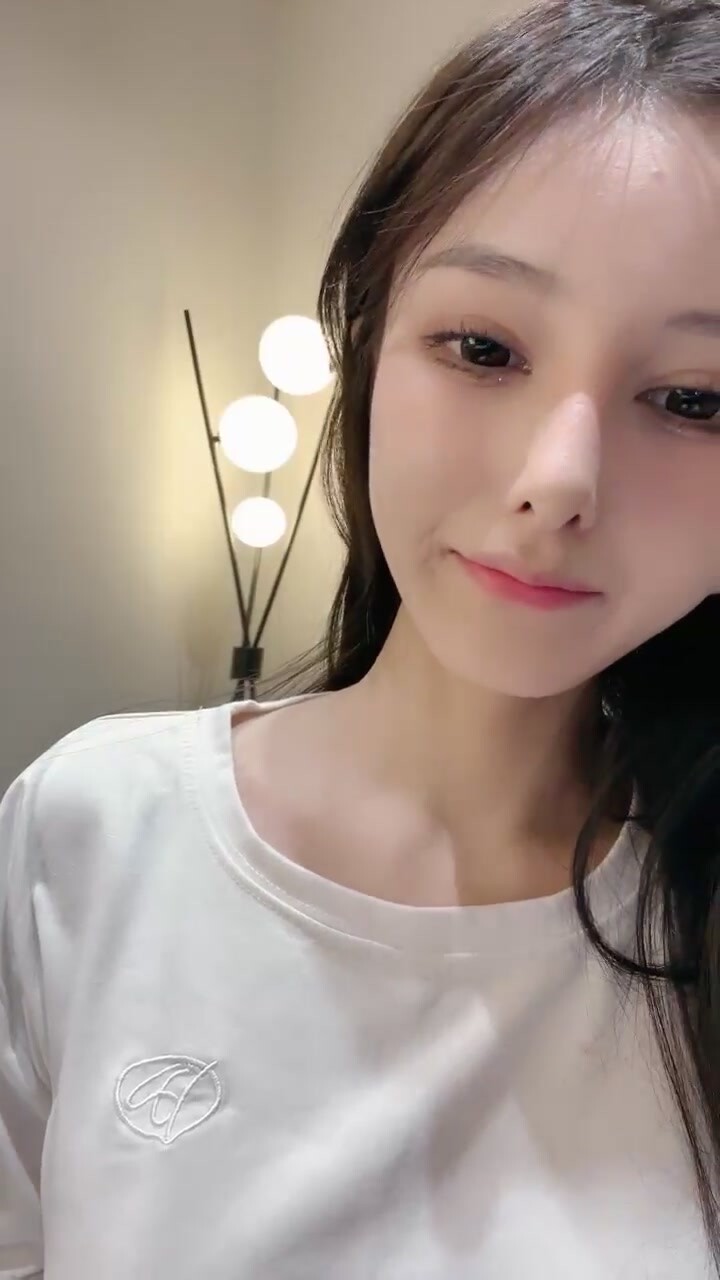 核彈！綠播女神~20小時~【香奈奈】超美網紅臉~狂擼到爆蛋~！ (10)