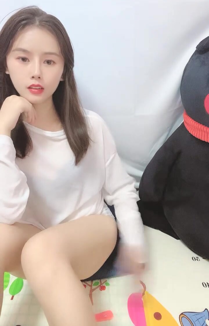 The Luckiest of Luck] Contrasting Imperial Girls! In the middle of a conversation ~ prop masturbation ~ wild squirting ~! (23)