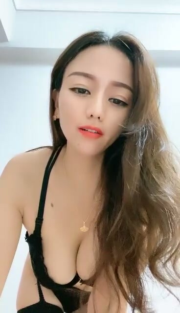 大波浪極品美御姐！道具大尺度自慰！淫語騷話嗲嗲，吊帶黑絲情趣內褲，特寫視角猛插肥穴