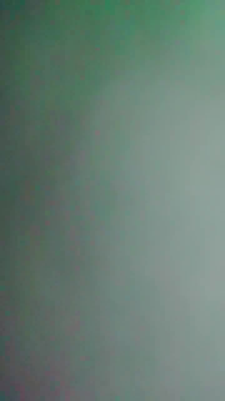 【騷寶未婚女】，SPA養生館內，今日來了個白皙美乳翹臀小姐姐，按摩摳穴水汪汪，暴插蜜桃臀