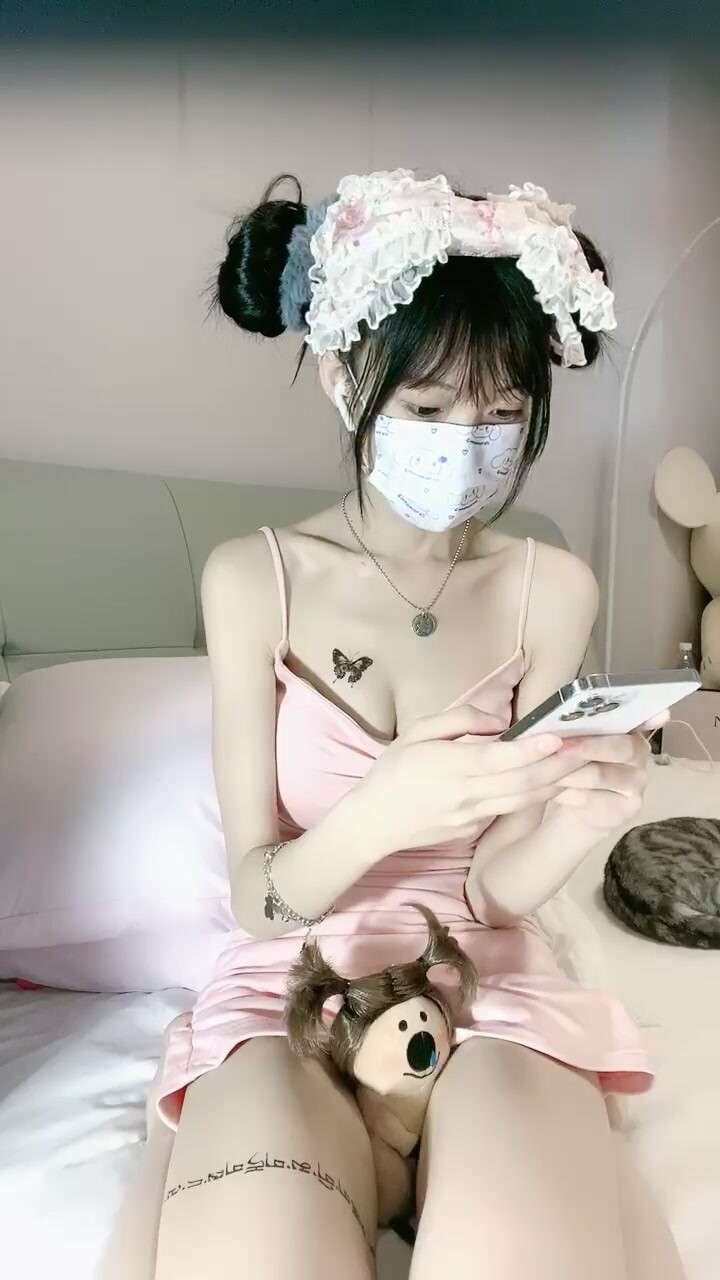 極品小仙女~【梨醬】道具狂插~白漿直流~爽~！~ ~~！ (1)