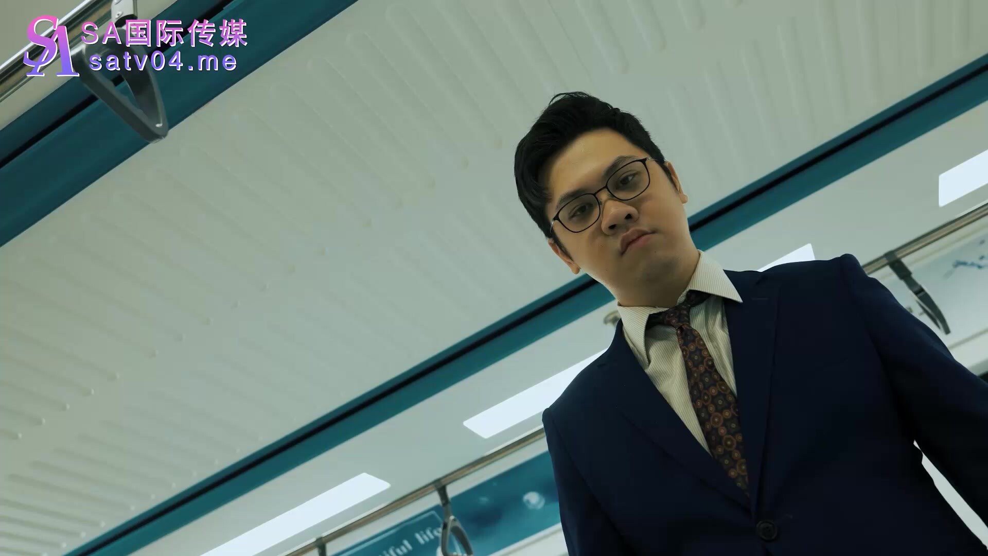 SA國際傳媒 SAT0053 捷運上的被害妄想症騷妹