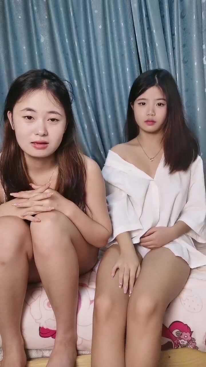 00後嫩妹雙飛名場面！一個甜美一個可愛！雙女輪流舔屌，大肥臀騎乘位，輪流操讓觀眾羨慕了