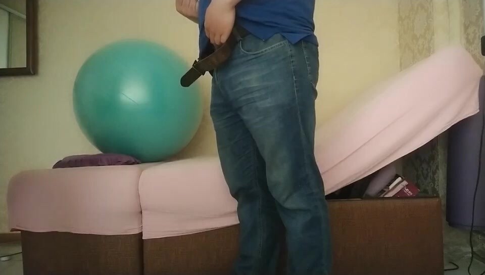 本命年小哥穿著工裝午休時間來街邊按摩店泄泄火⭐連吹帶打100肏逼150省點錢玩100的老阿姨相當賣力整不出來急了