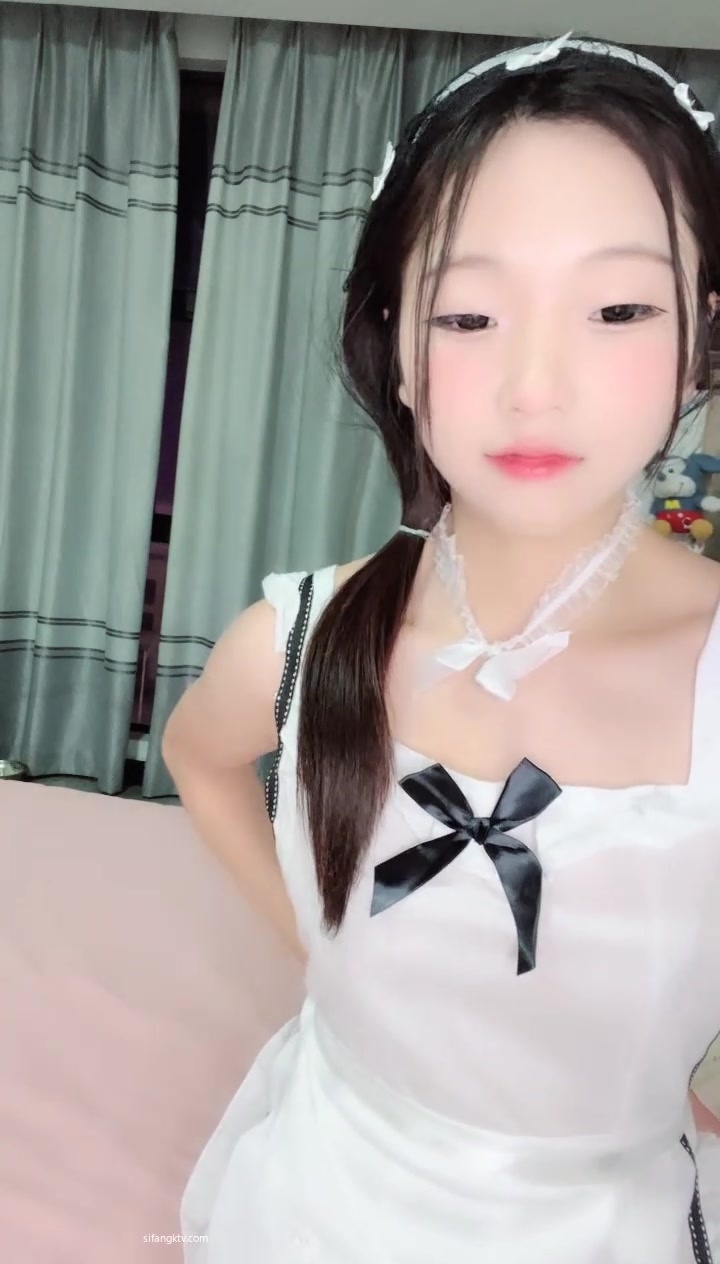 04年清純小蘿莉@對羊羊心動 尺度福利秀2 (1)