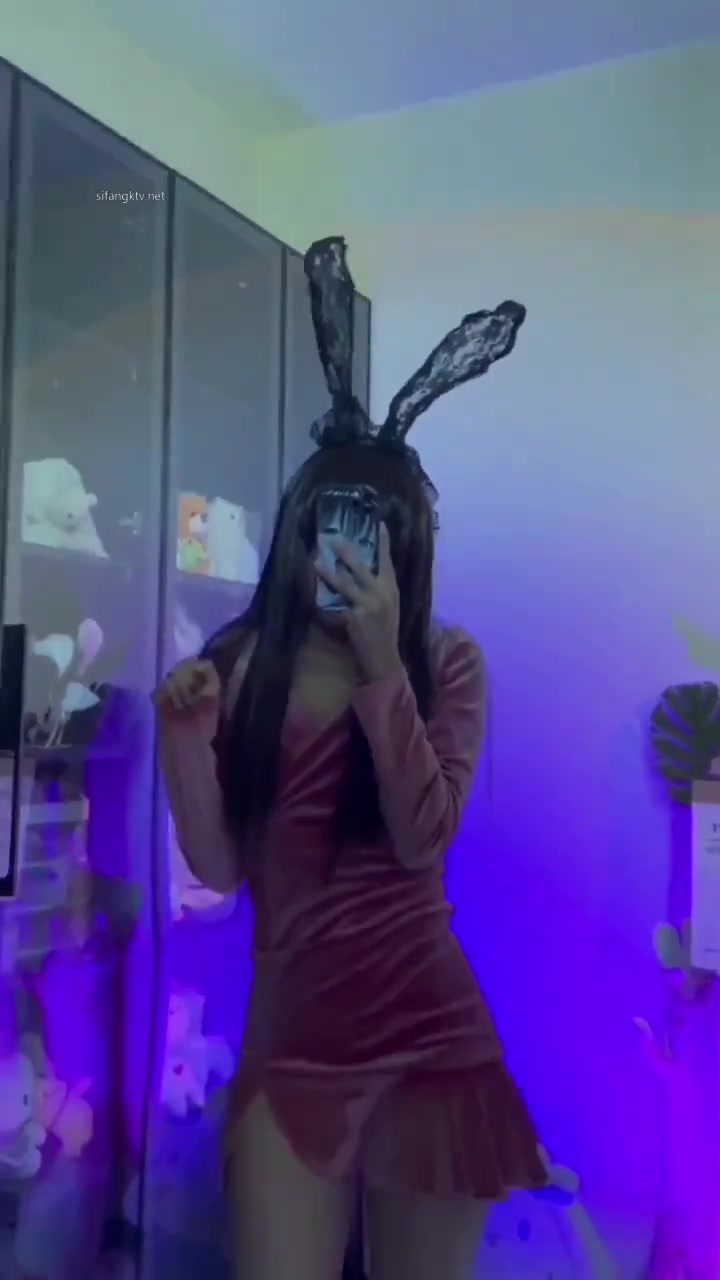 A very contrasting collection of youthful and invincible Douyin-style Internet celebrities with high-priced custom-made nude dances, cross-dressing, crape myrtle, etc. ~ beauties are like clouds ~ some boldly show their faces (164)