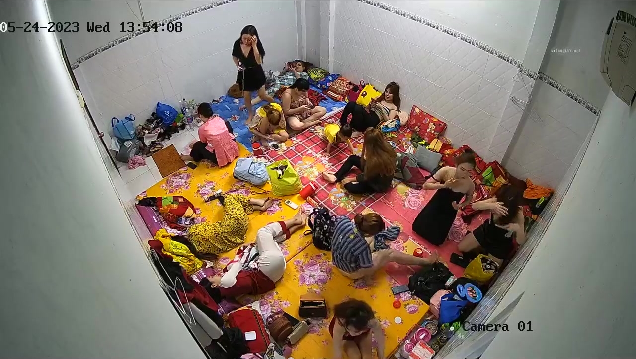 Kebocoran terbaru dari 2023 hingga Mei termasuk penggodam memecahkan pengawasan kamera dan penggambaran secara rahsia ❤️Kehidupan peribadi wanita di asrama kelab malam di utara Myanmar, begitu ramai orang tinggal dalam satu bilik