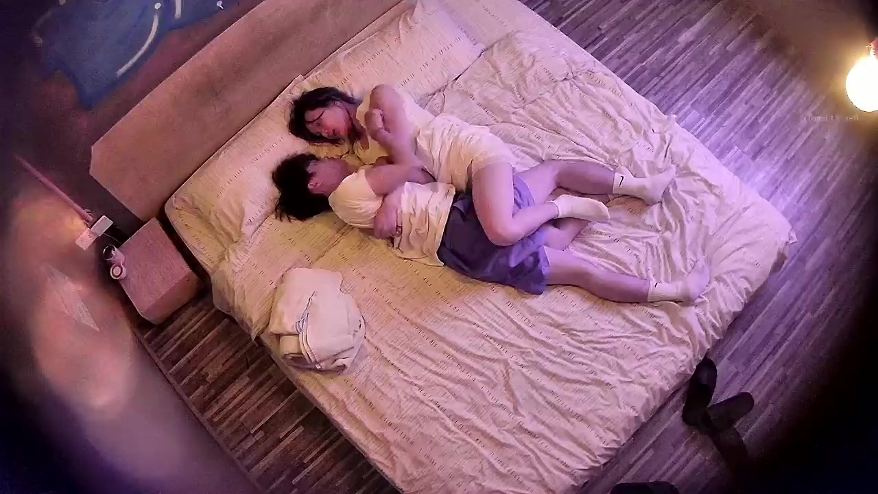 2023-8-3最新流出安防酒店偷拍❤️極品軟嫩大學情侶相互切磋性愛姿勢
