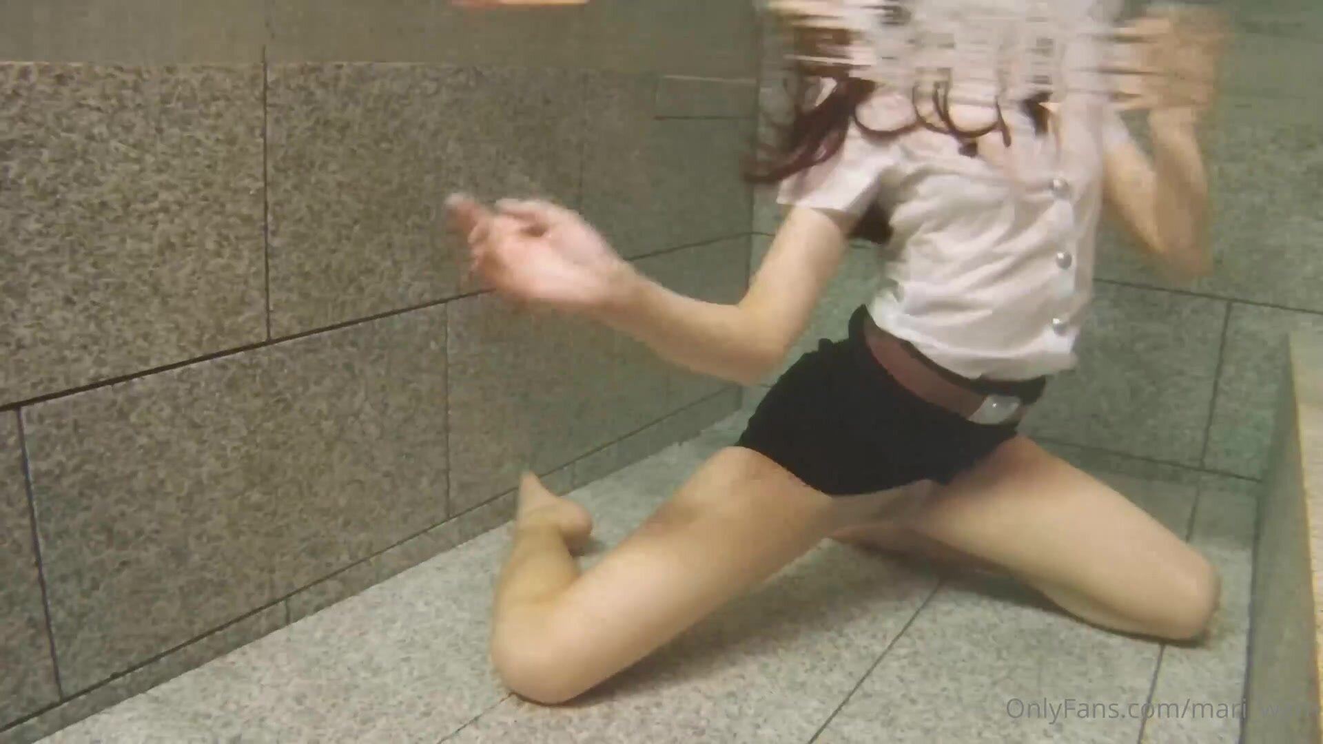 【轻度猎奇】高颜值日本气质素人少妇「mari_wam」OF露脸私拍反差美人妻沉沦精液地狱【第三弹】 (18)