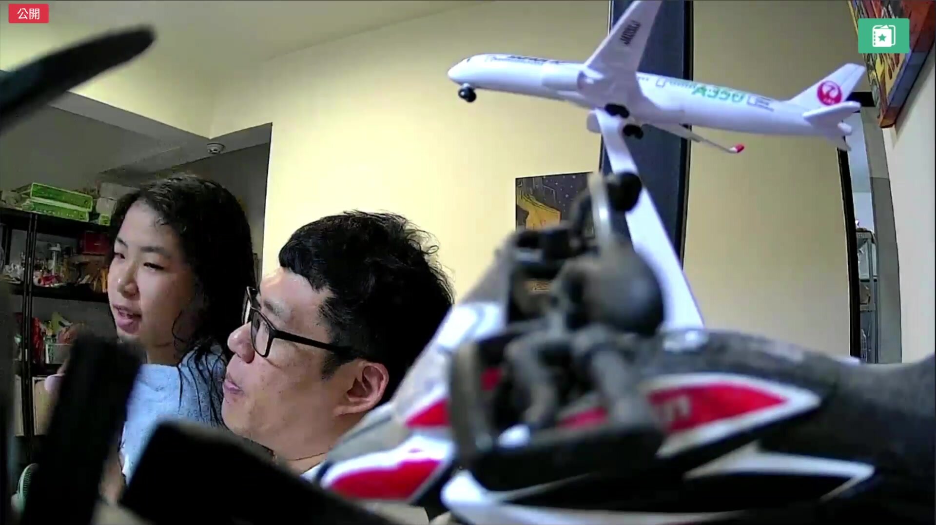 2024-05-15_台北家庭监控_[内衣微露点]_姐姐起床穿衣服_妹妹洗澡_姐姐洗澡_妈妈洗澡_妹妹与爸爸撒娇