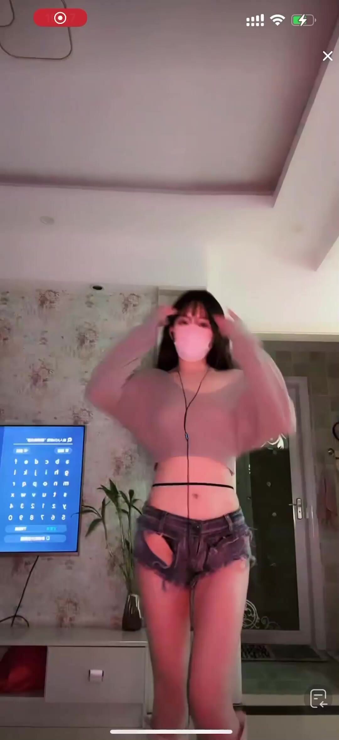 Douyin celebrity dancer @宁向(向向) member group performs large-scale nude dance (12)