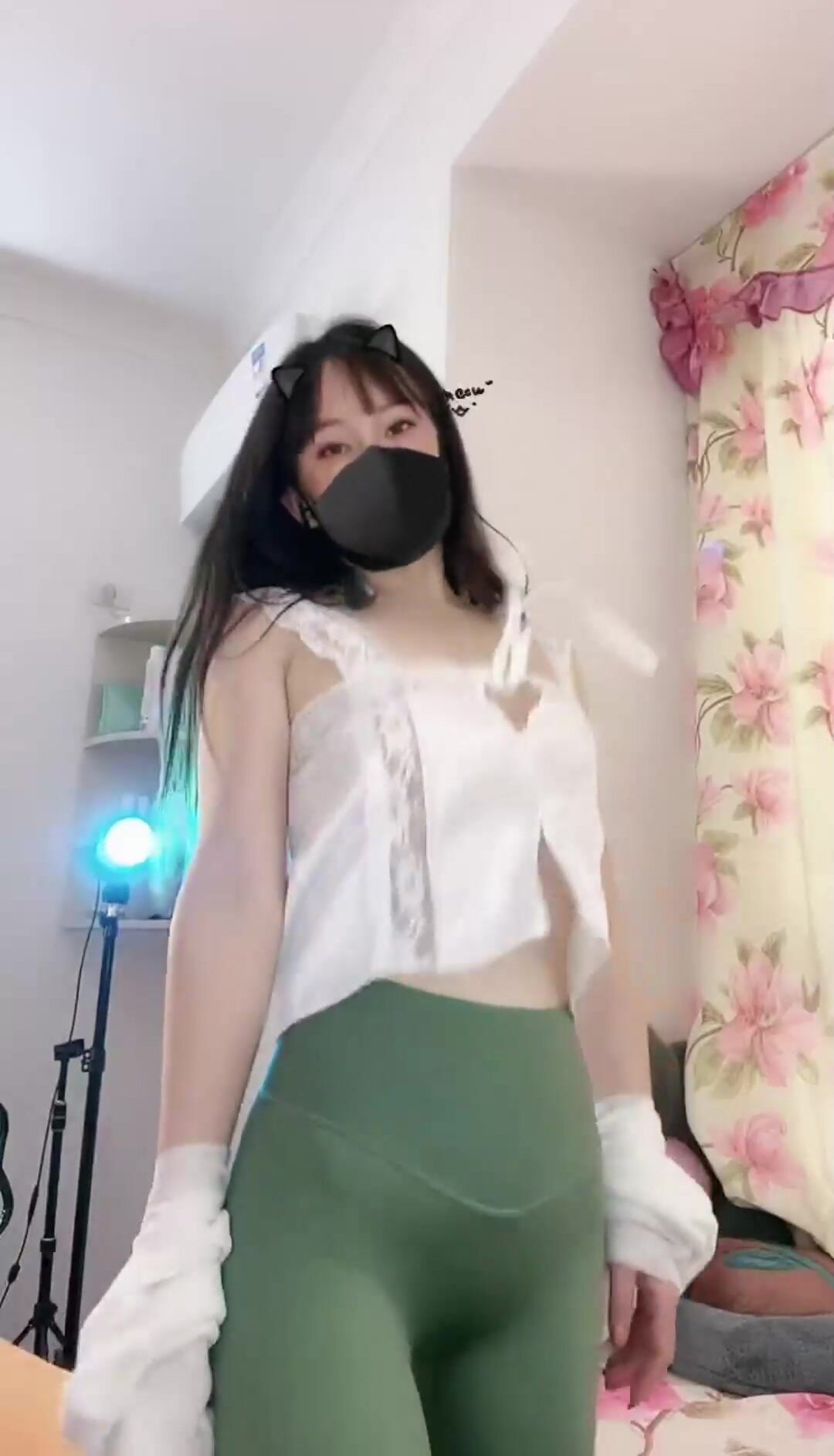 抖音網紅舞姬@寧向(向向) 會員群大尺度裸舞 (28)