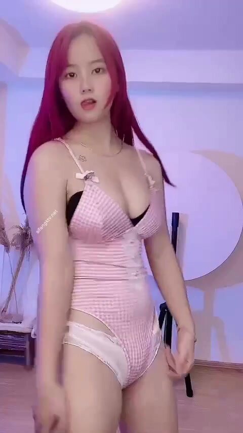 Người dẫn chương trình gợi cảm Kuaishou [Xiao Lingdang] cô gái nổi tiếng trên mạng có giá trị cao được trả tiền để khiêu vũ gợi cảm trong khoang hạng nhất (42)