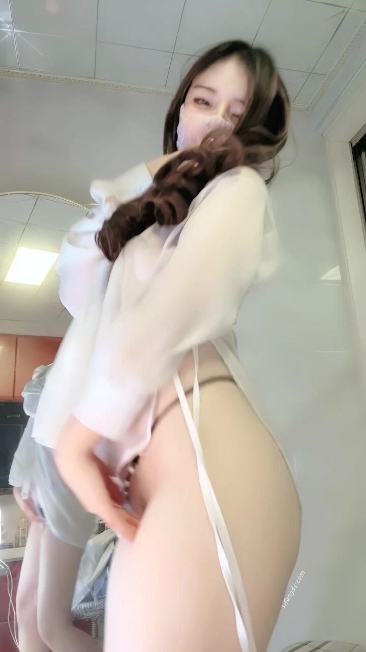 【2025年1月新流】年度最美逼会动翘臀女神【冰芯橘】福利，极品一线天，各种热门裸舞，美鲍展示，撸点超高(29)