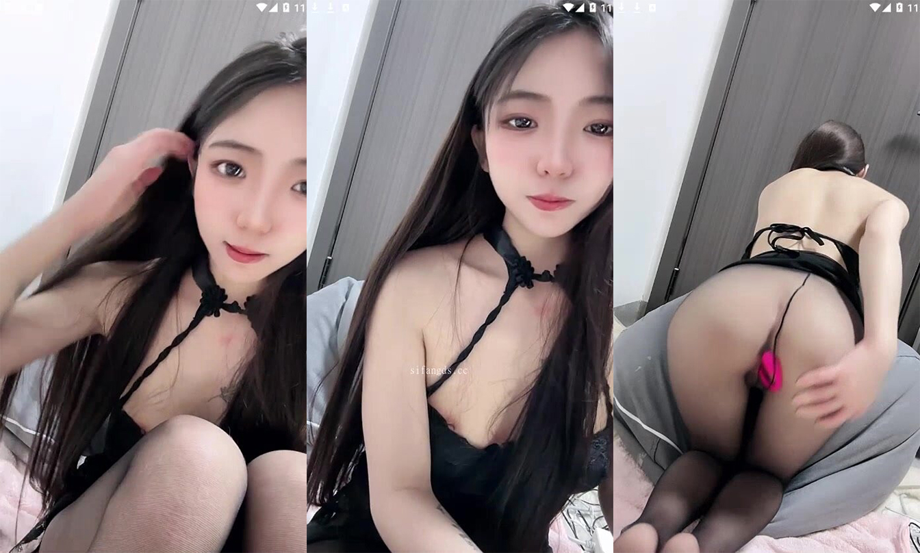 Mahabang binti, malambot na paa, magandang maliit na asong babae, one-piece black silk see-through outfit, malalambot na paa na nagpapakita ng malalaswang salita, nakaluhod upang magsalsal gamit ang iba't ibang props na malalim sa puki (15)