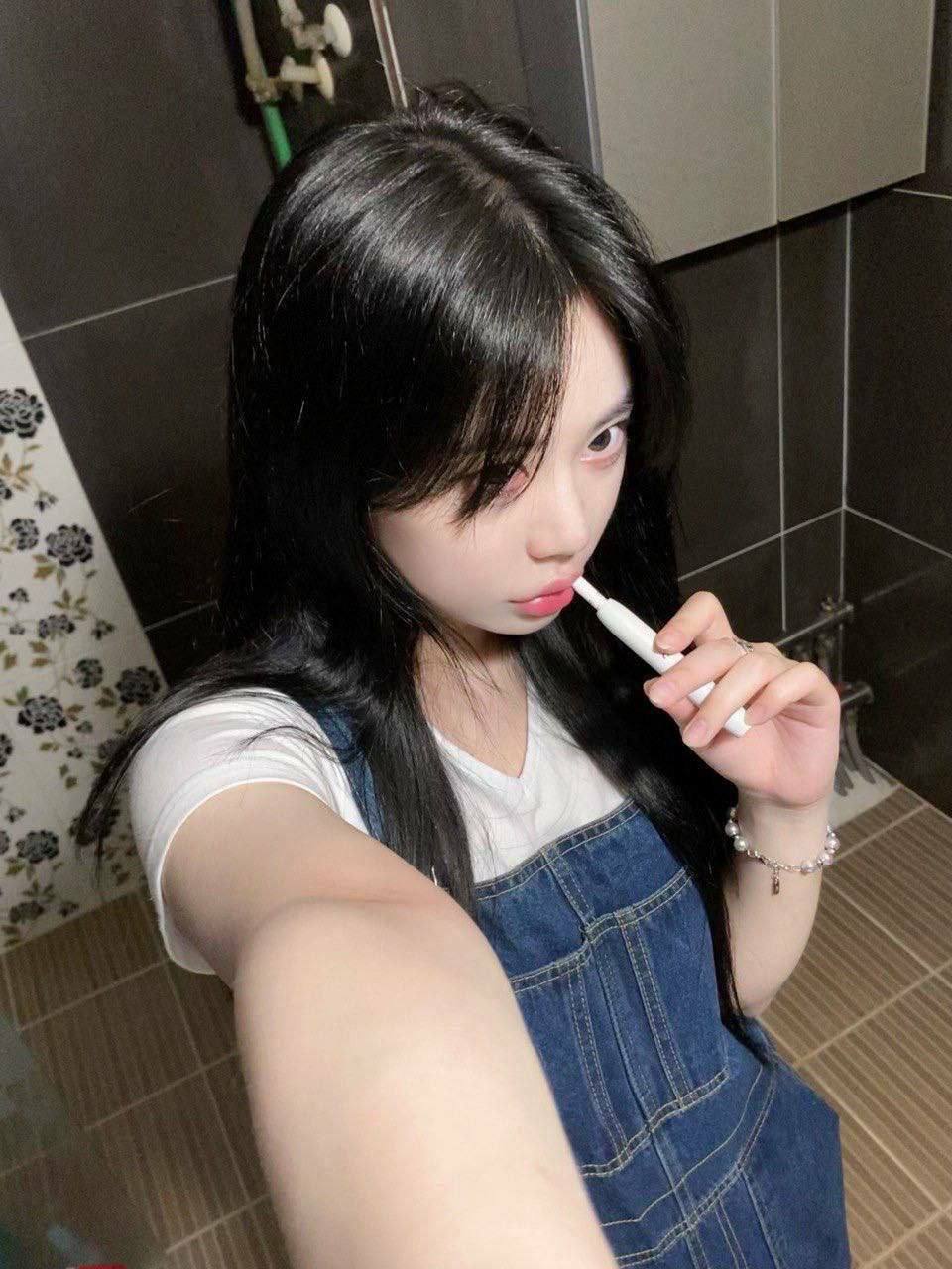Guizhou xx Normal College Wang xhong 21 B cup student inner drama ay gustong ma-fucked ng master