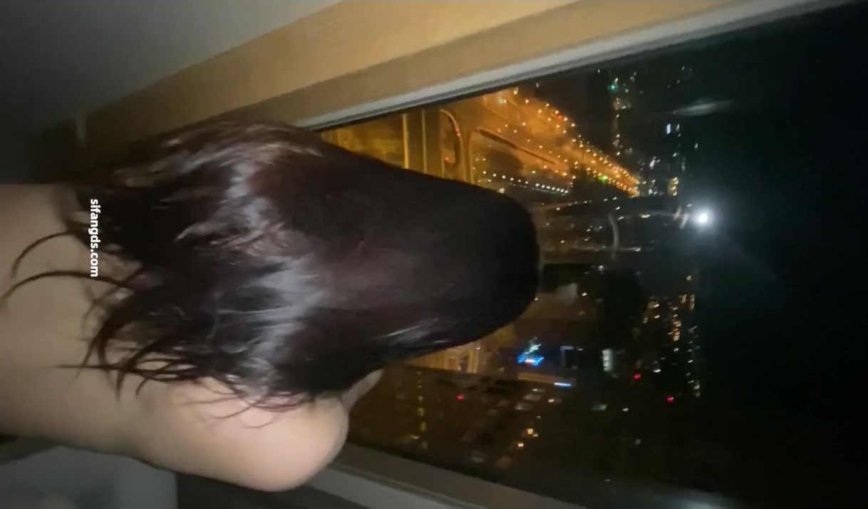 【绿帽淫妻】反差眼镜少妇，极品高颜值露脸人妻「SMMSMM」，约炮入珠单男，和上门推油男技师调情，被当作母狗多人淫趴调教(1)