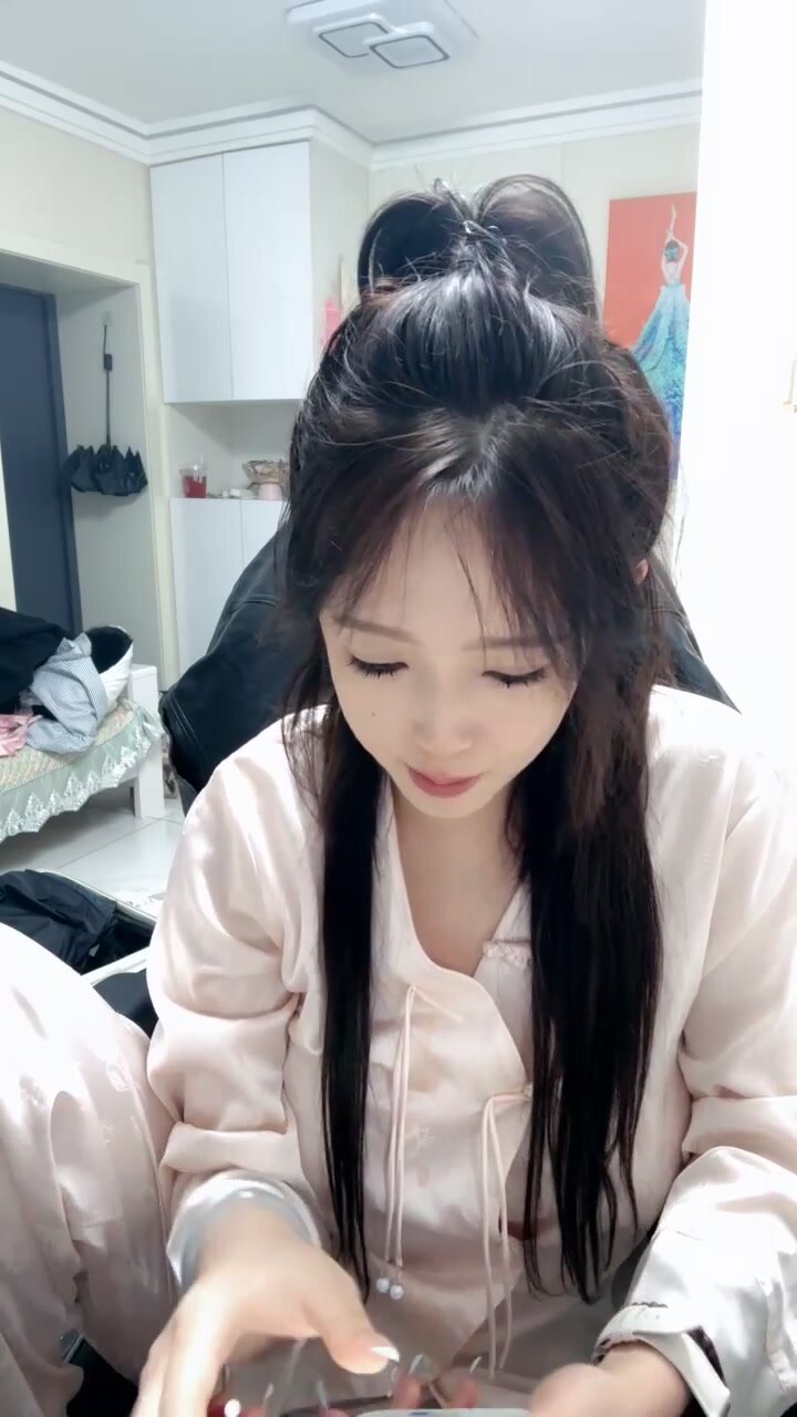 [อยากได้น้องชายมาก] น้องคัพจี! โชว์หน้าอกทรงระฆังสุดแจ่มถ่ายทอดสดร้องไห้ช่วยตัวเอง (12)